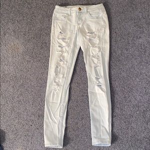 Light wash skinny jeans